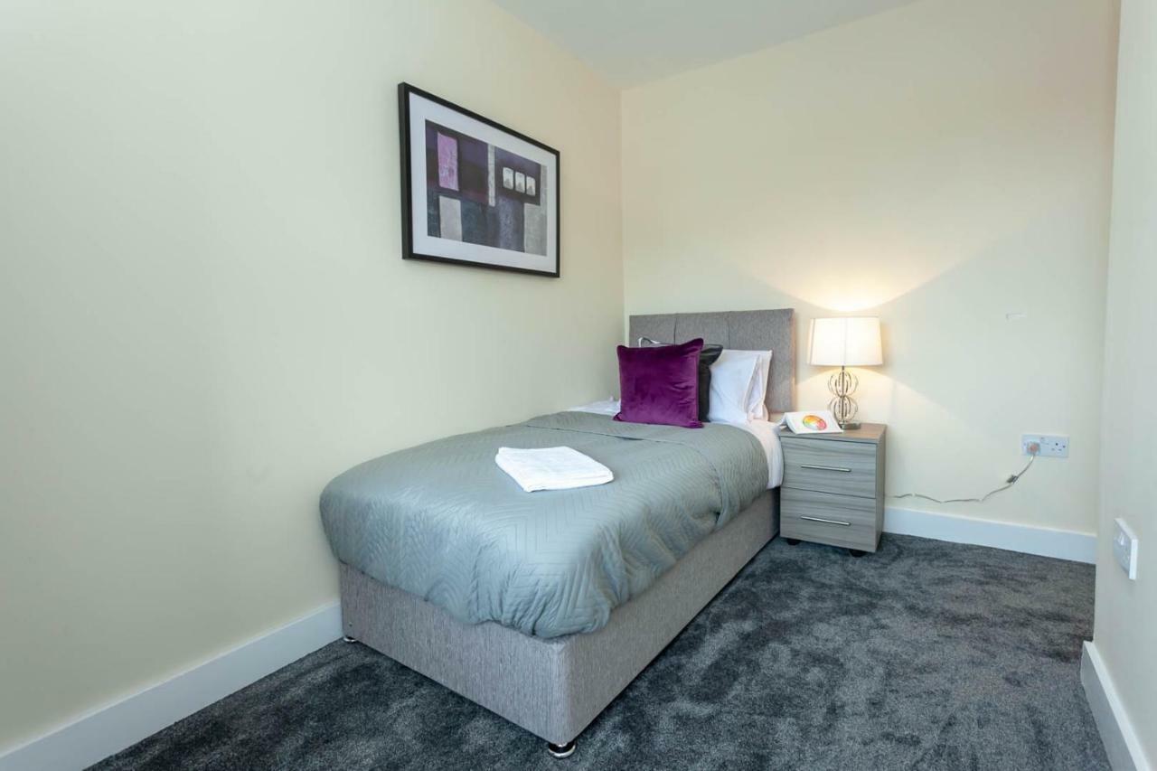 4 Bed Home, Driveway Parking Ideally Located In Latchford, Warrington - Executive St Marys House Buitenkant foto