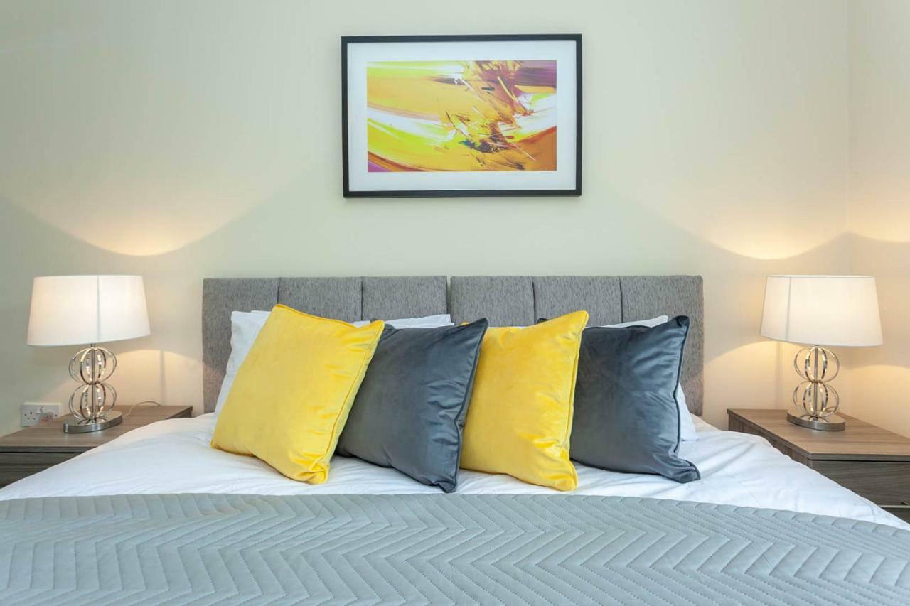 4 Bed Home, Driveway Parking Ideally Located In Latchford, Warrington - Executive St Marys House Buitenkant foto