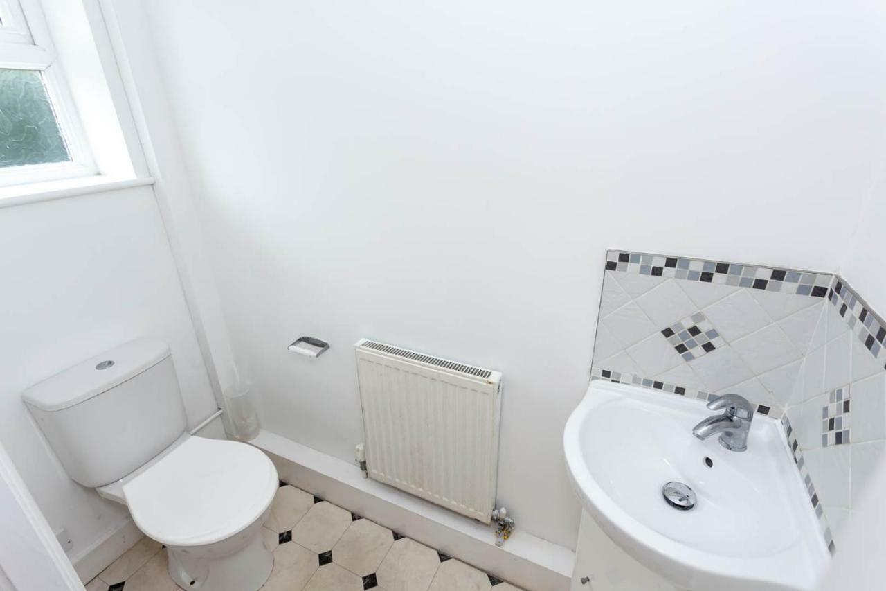 4 Bed Home, Driveway Parking Ideally Located In Latchford, Warrington - Executive St Marys House Buitenkant foto
